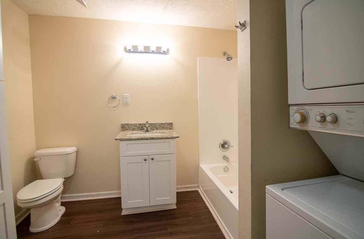 421 Peake St - Photo 2 of 4