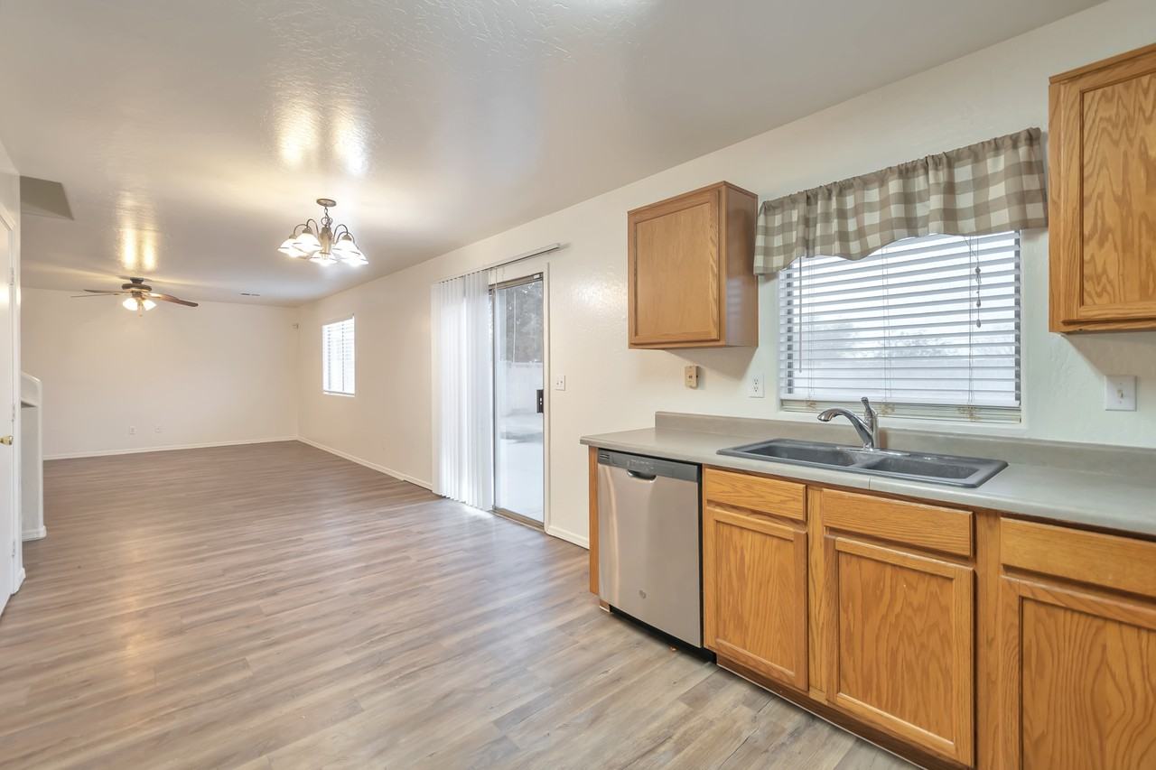 40336 N Przewalski St - Photo 4 of 24