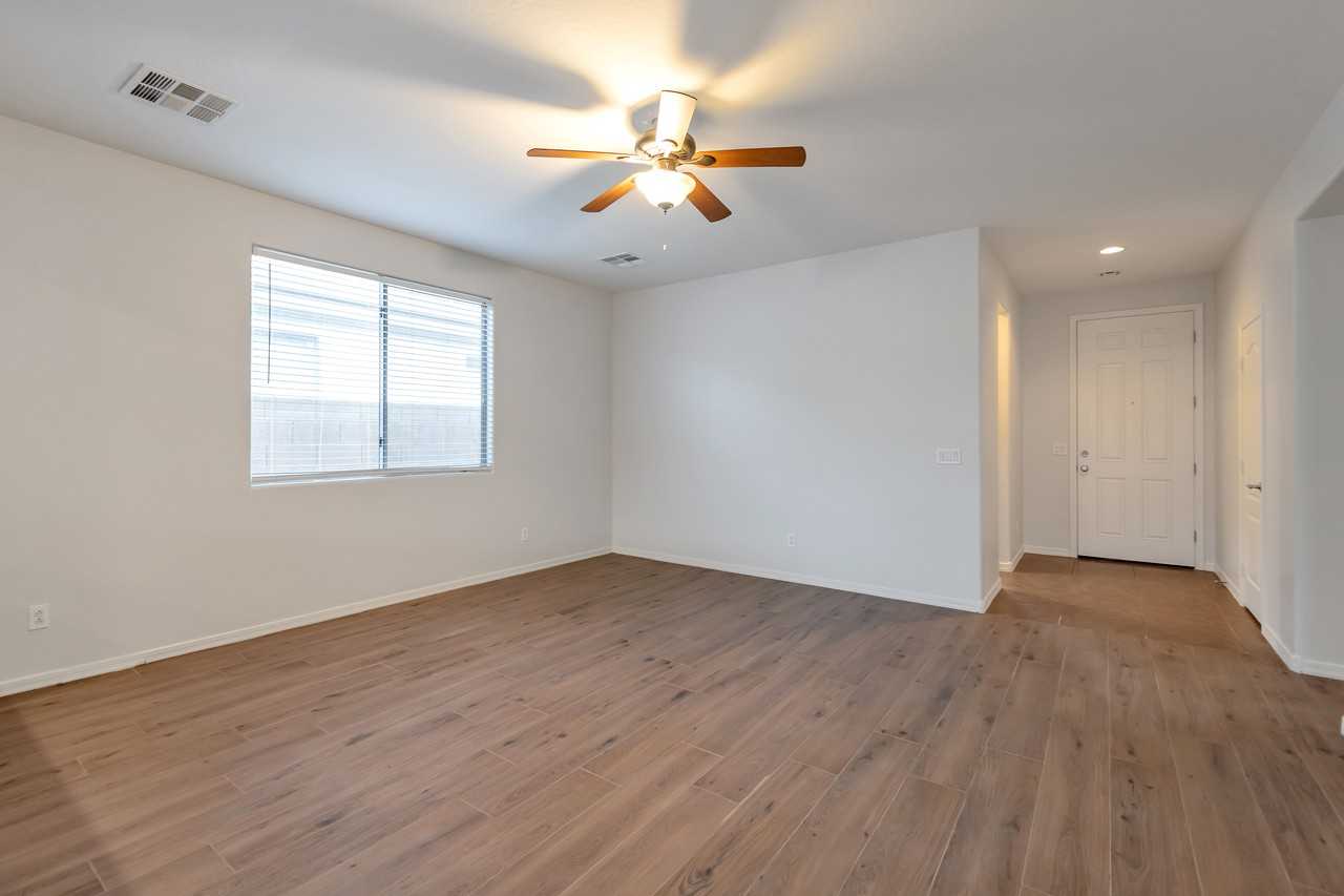 1278 W Stephanie Ln - Photo 2 of 15