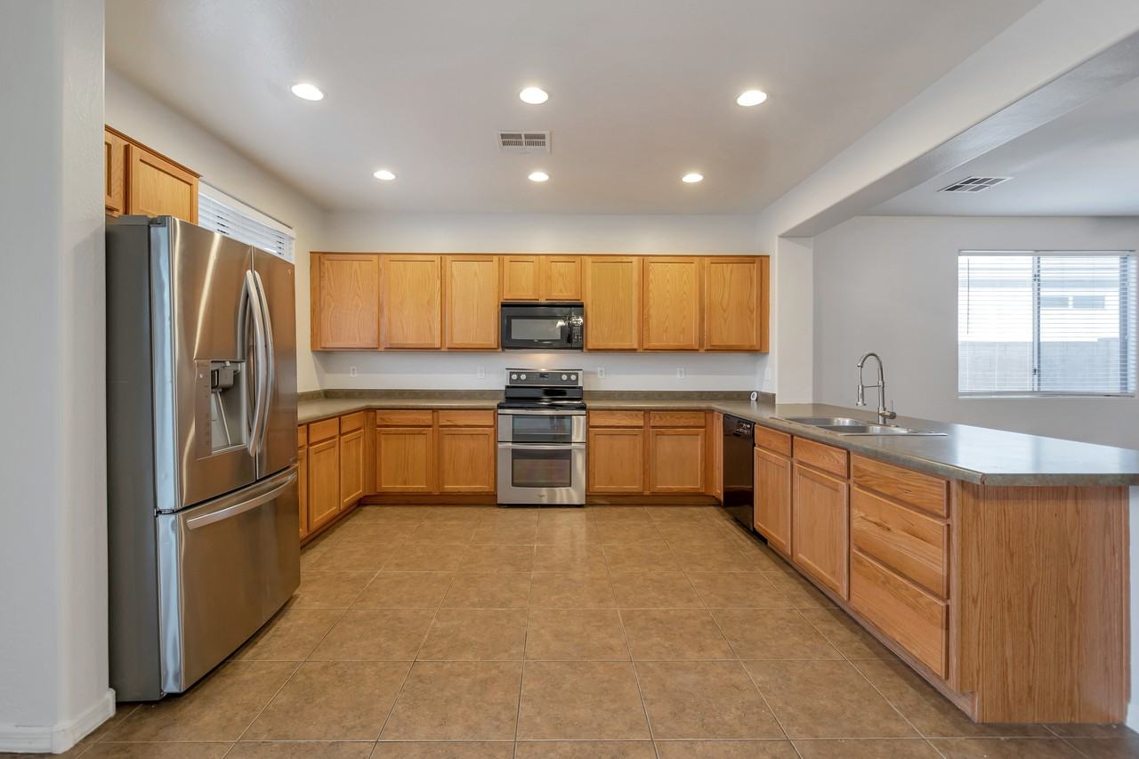 1278 W Stephanie Ln - Photo 4 of 15