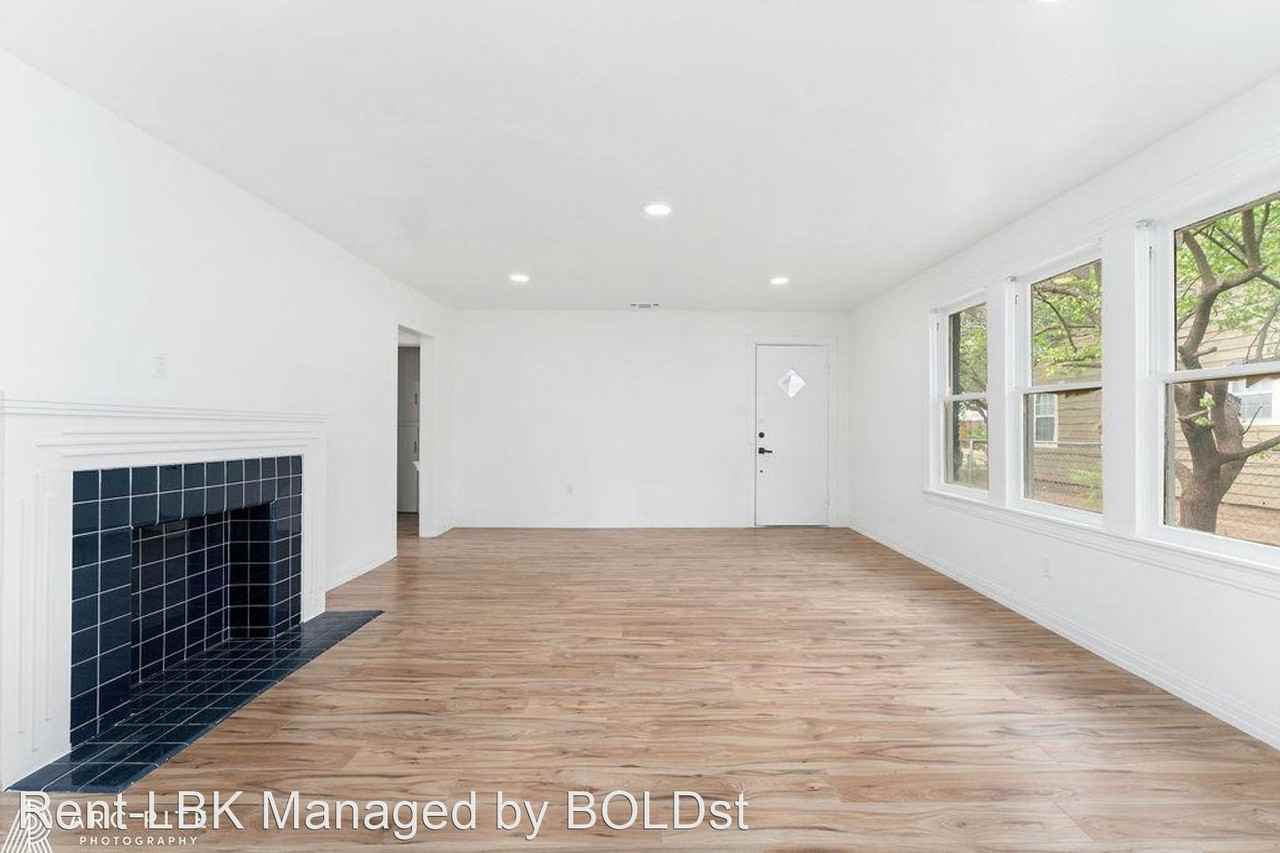 2123 26th Street - Photo 3 of 12