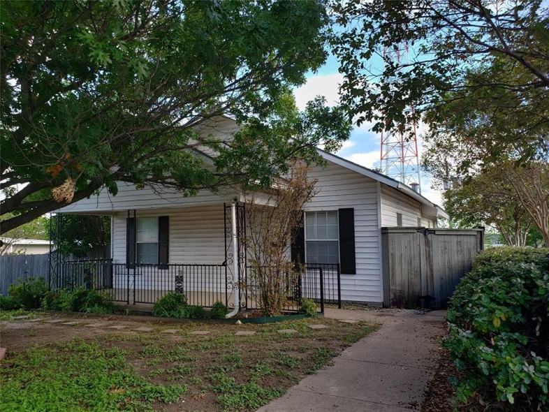 4517 Valentine St, Fort Worth, TX 76107 2 Bedroom House for 1,350