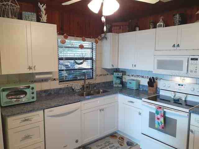 19646 Gulf Blvd #3 - Photo 7 of 28