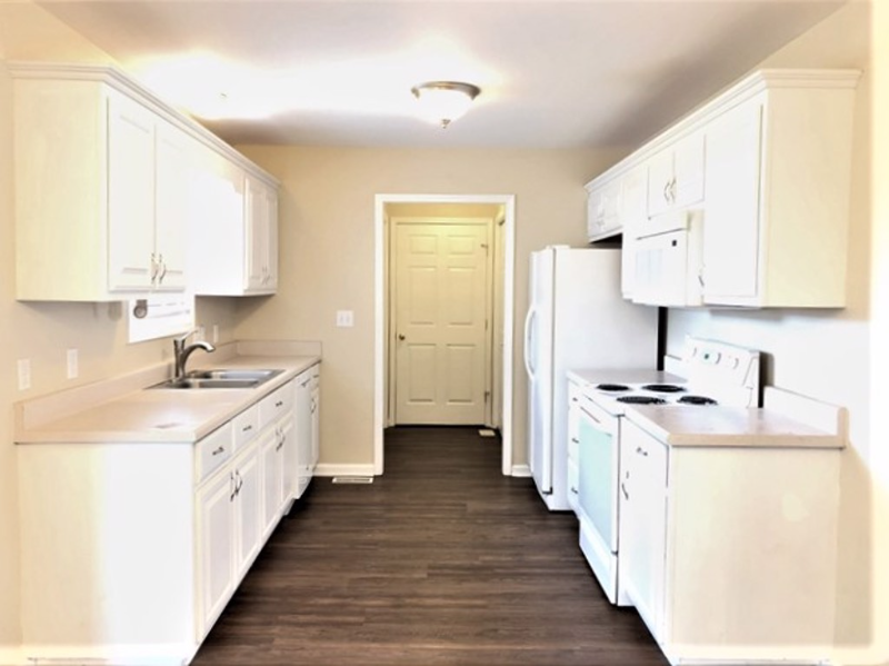 2075 Pine Log Rd - Photo 3 of 11