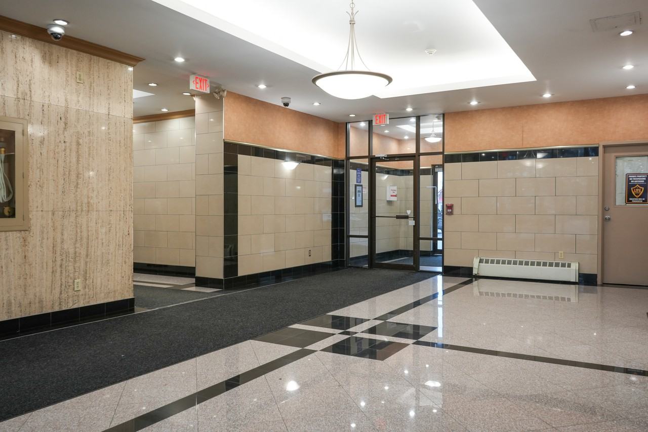 Residences of Harding Square - Photo 4 of 15