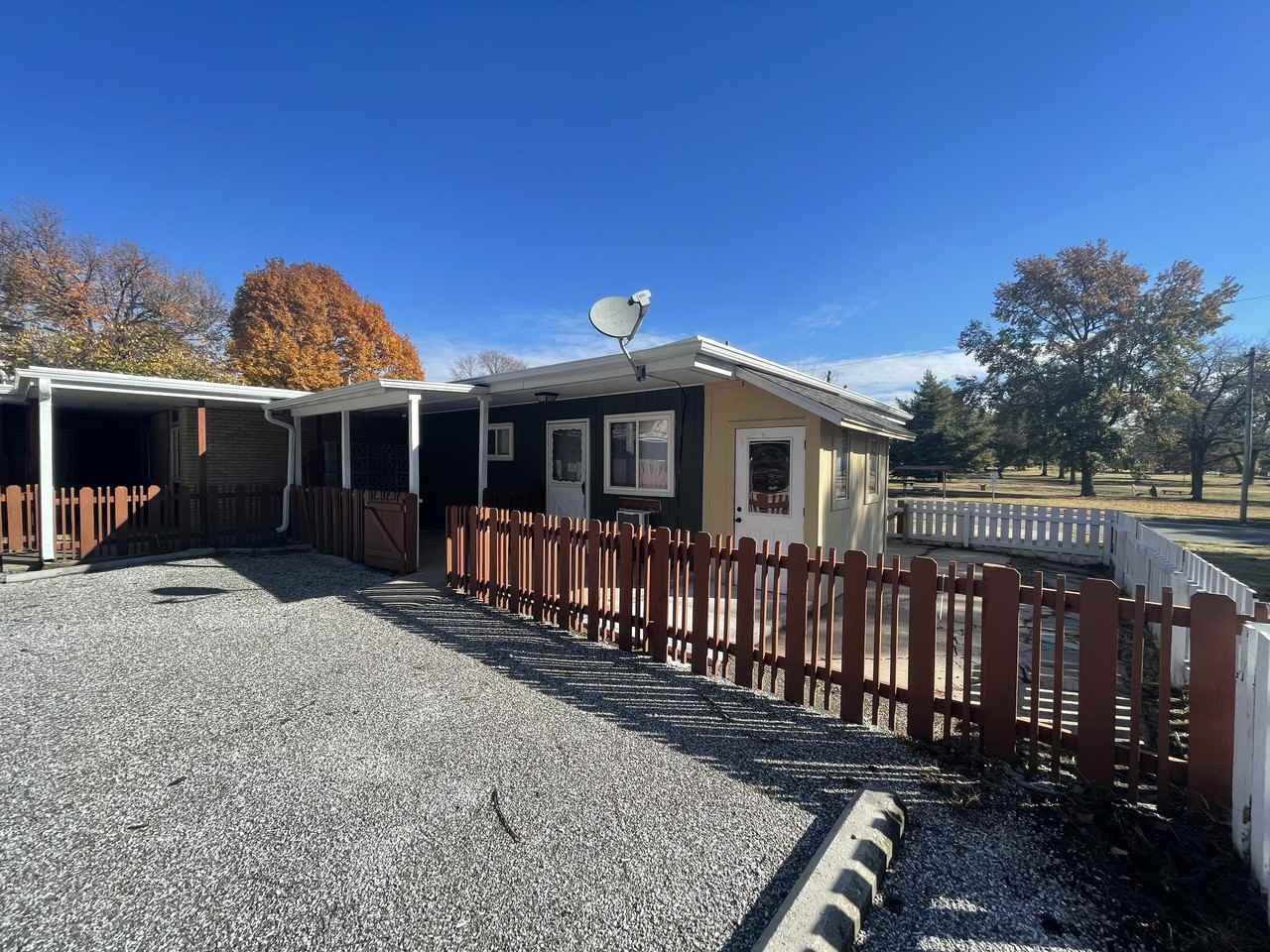 707 South Ave - Photo 3 of 4