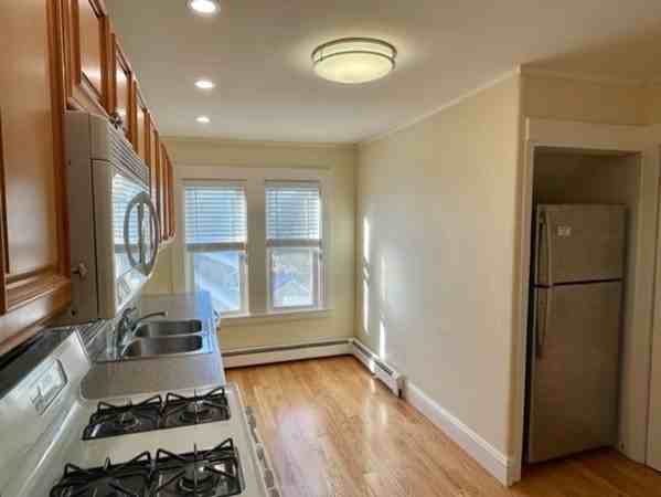 29 Academy St #3 - Photo 2 of 7