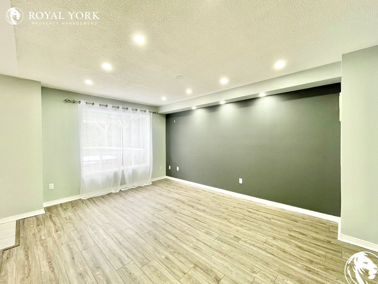 99 Maplewood Dr #1 - Photo 3 of 27