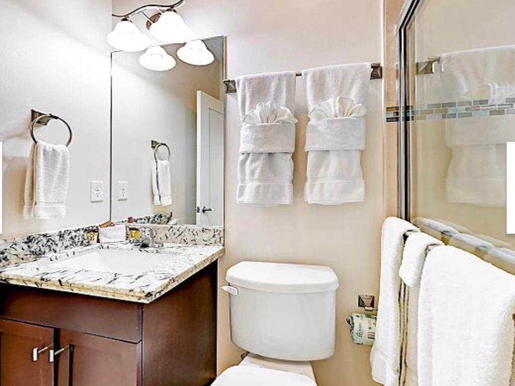 110 E Amberjack St - Photo 4 of 9