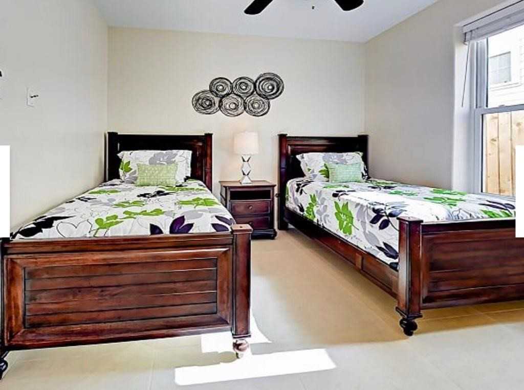 110 E Amberjack St - Photo 7 of 9