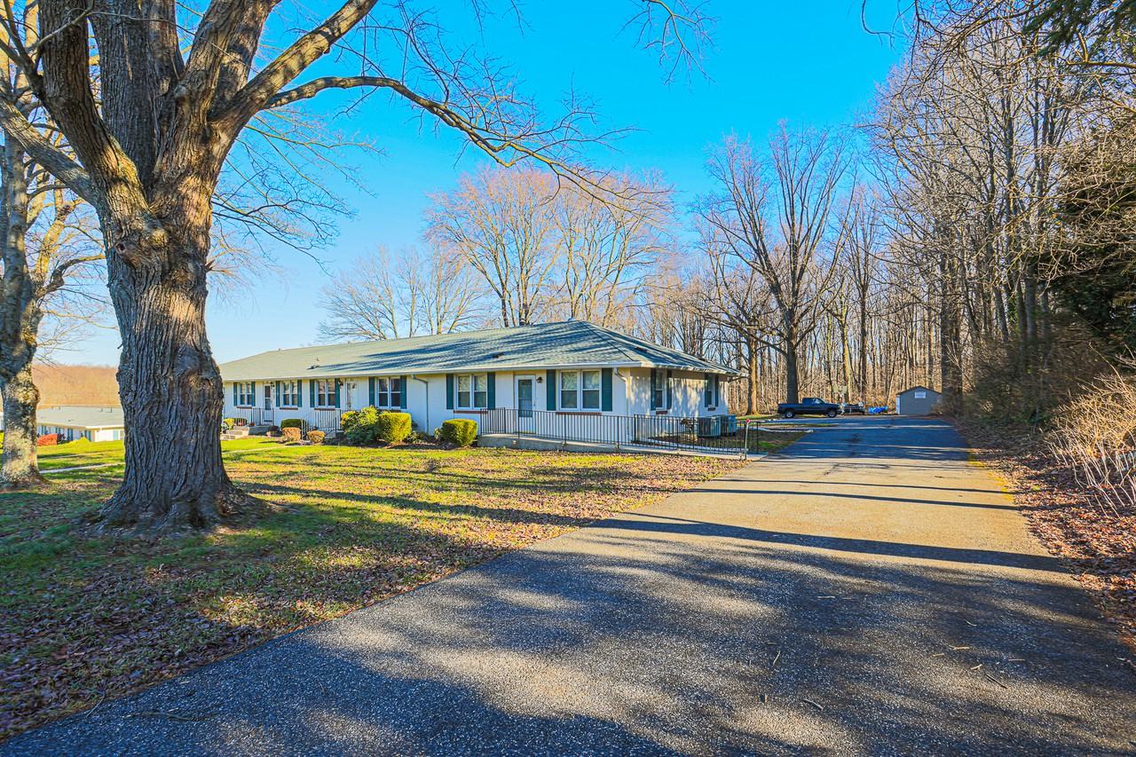 515 Wilgis Road - Photo 2 of 41