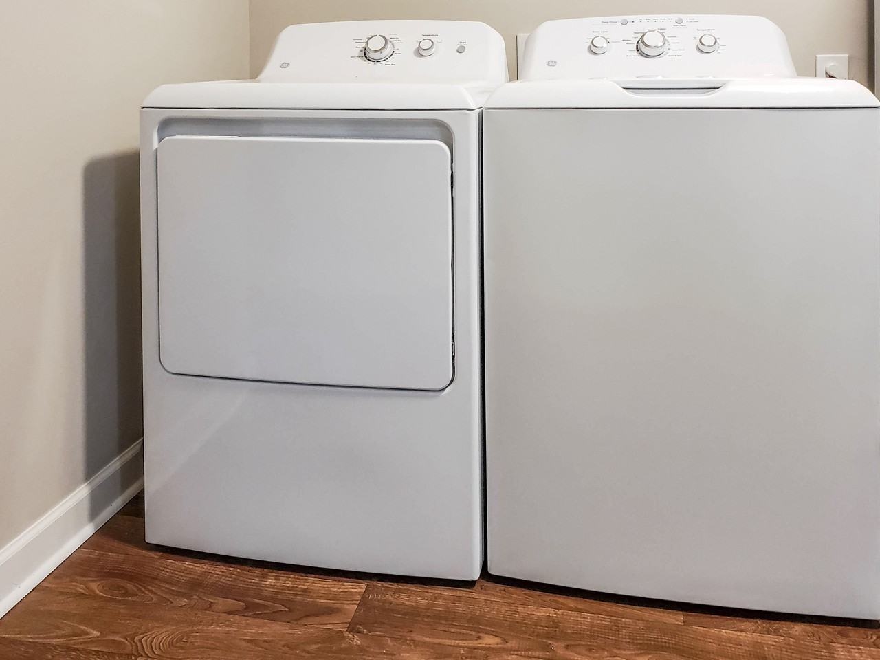 Chevy Chase Ln - Photo 6 of 10