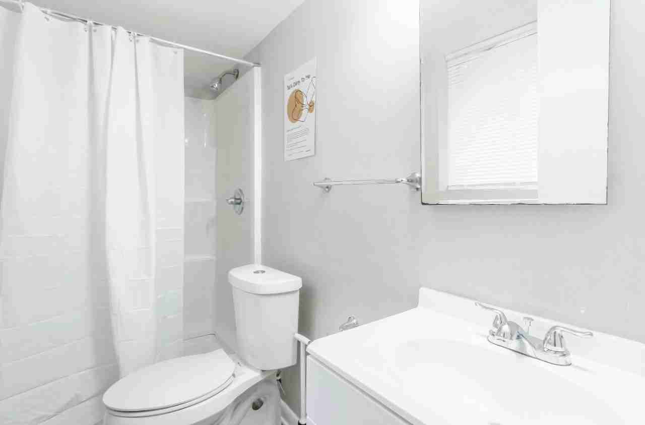 Largo Ln Sw - Photo 4 of 11