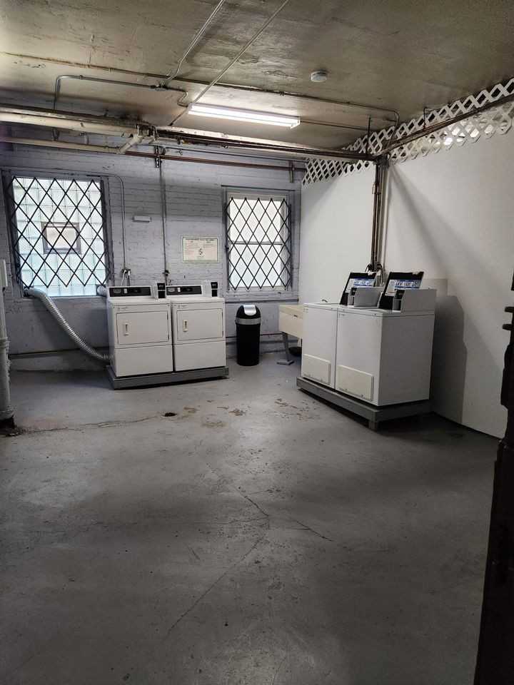 Everett Apartments - Photo 4 of 5