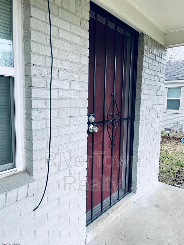 3046 Sinclair St - Photo 2 of 19