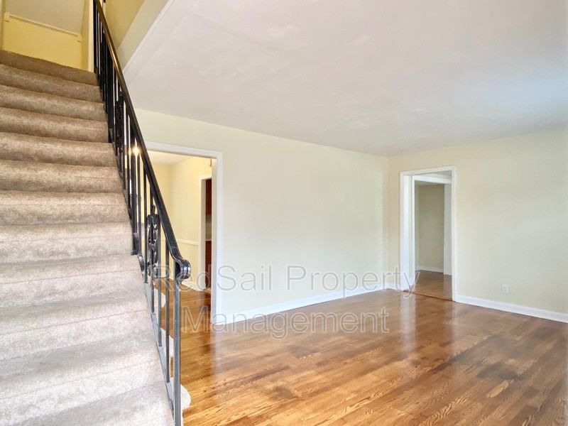 4 Montgomery St - Photo 2 of 17