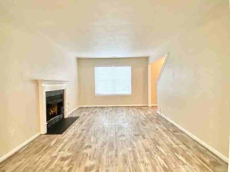 506 Parliament Ln - Photo 5 of 17