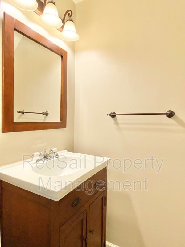 506 Parliament Ln - Photo 7 of 17