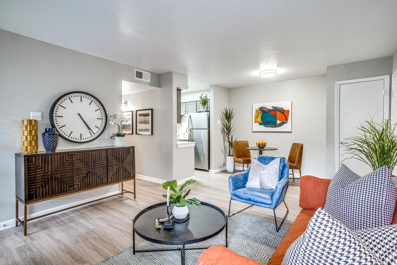 Richmond Apartments - Photo 6 of 36