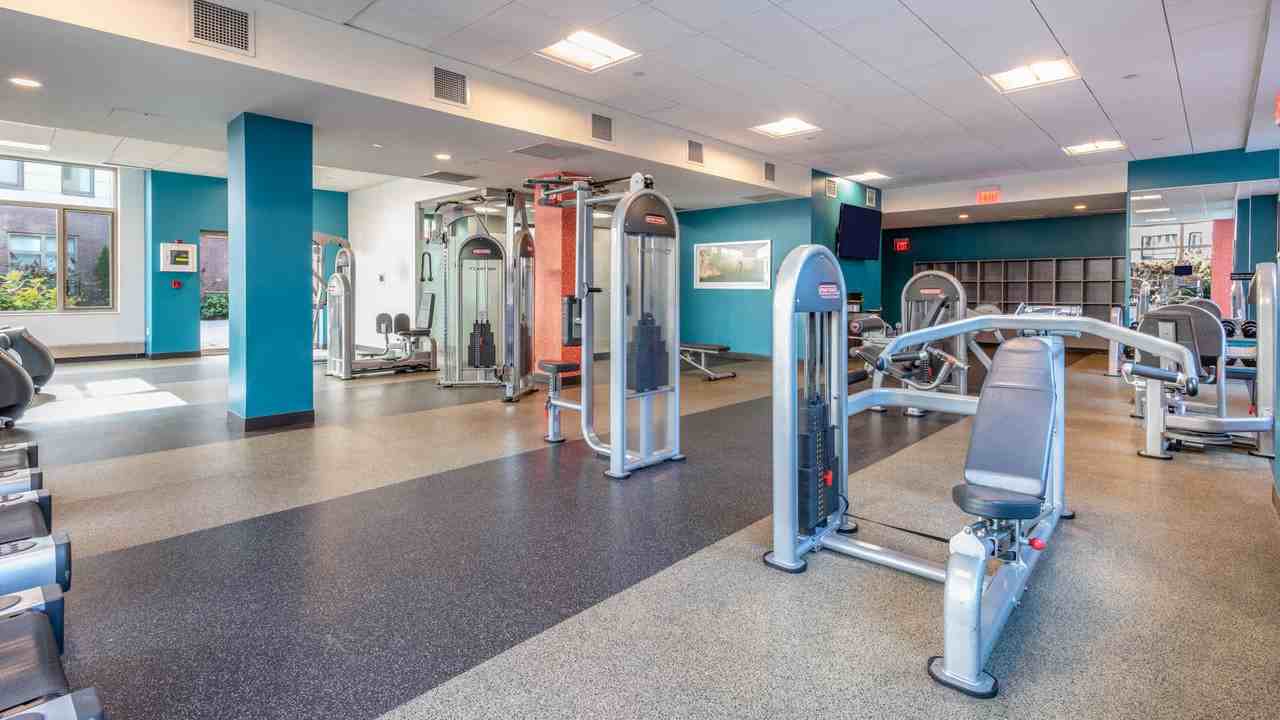 288 3rd St #524 - Photo 5 of 9