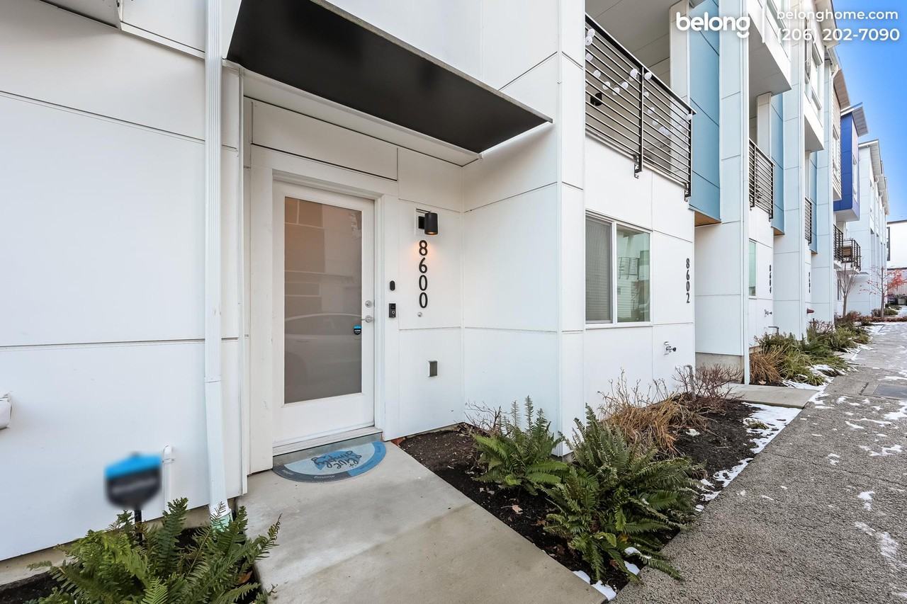 8600 21st Pl Ne - Photo 2 of 27