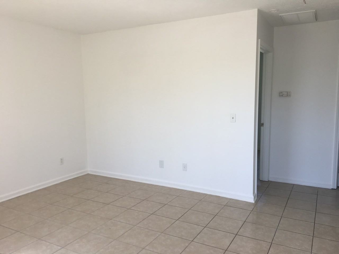 304 White St Apt D #1 - Photo 3 of 3