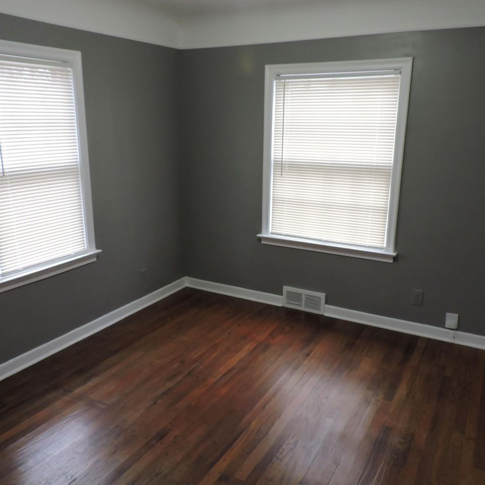 23850 Glenwood St - Photo 6 of 8