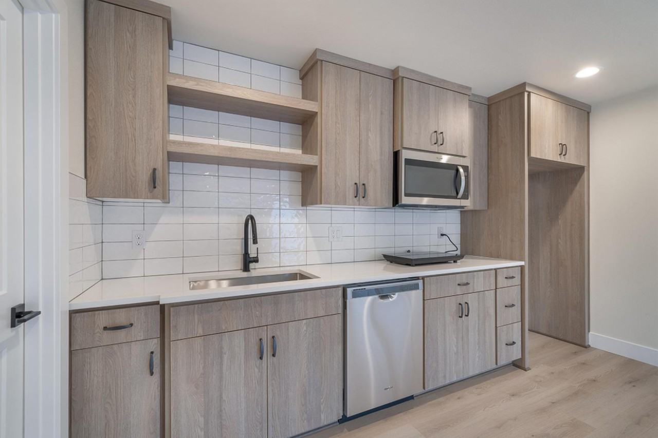 6961 N Stanford Ave - Photo 4 of 16