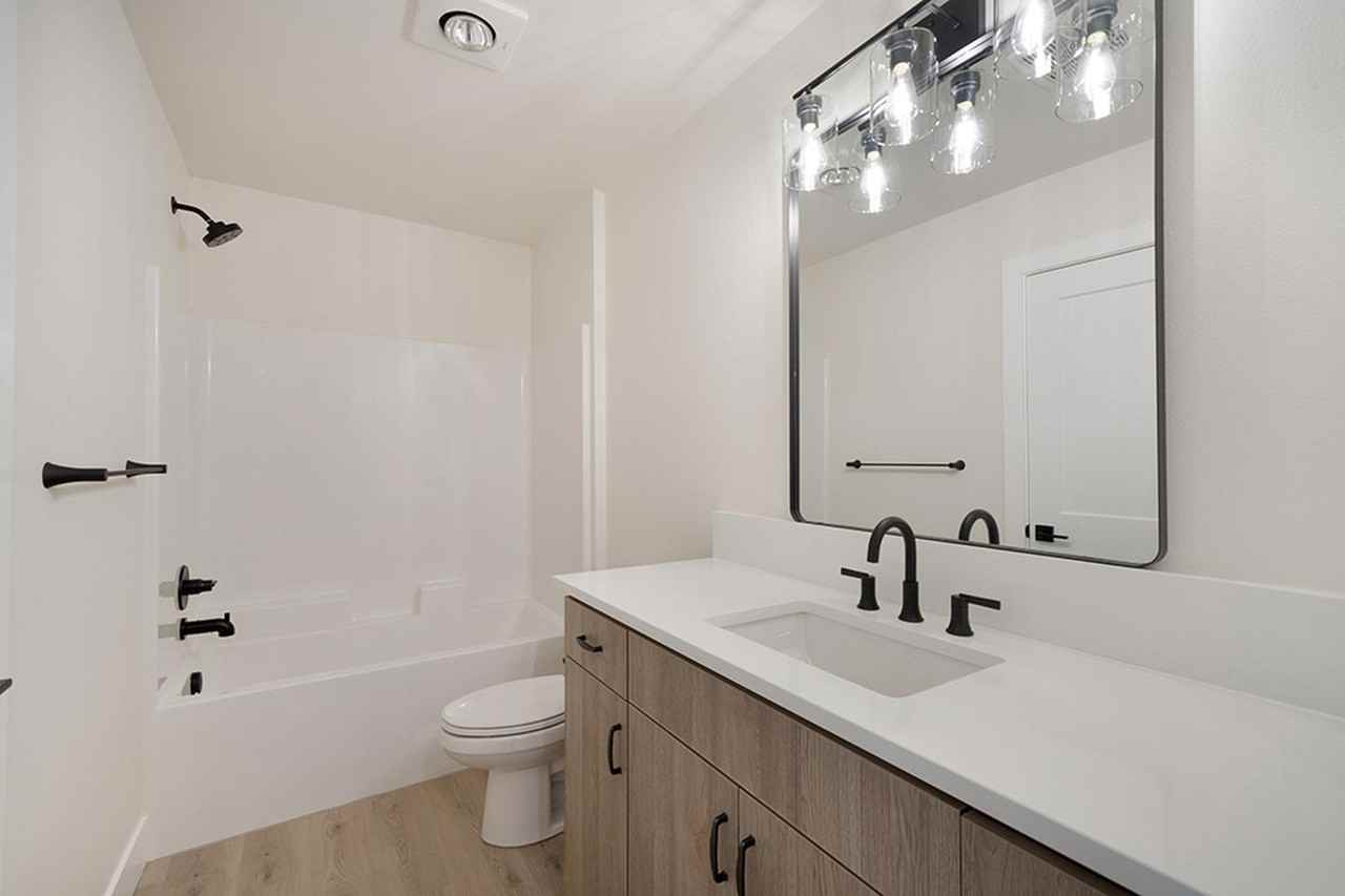 6961 N Stanford Ave - Photo 6 of 16