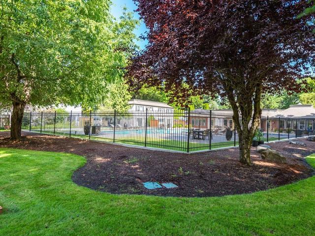 2555 Willakenzie Rd - Photo 2 of 8