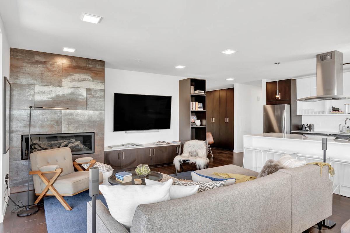 1820 Boylston Ave - Photo 6 of 50