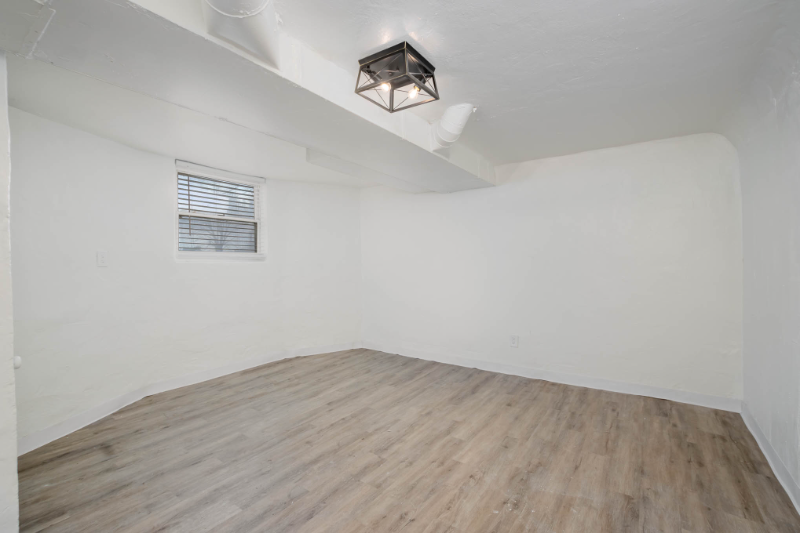 554 Hickory St #B - Photo 6 of 13