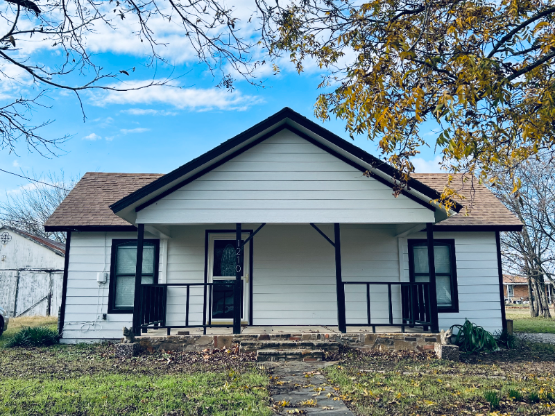 1210 N Mill St - Photo 2 of 19