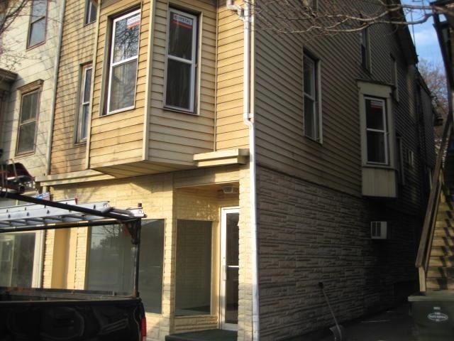 153 N Front St - Photo 2 of 4