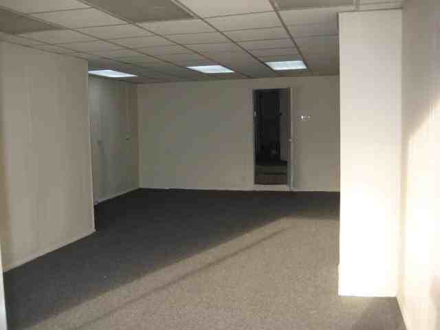 153 N Front St - Photo 3 of 4