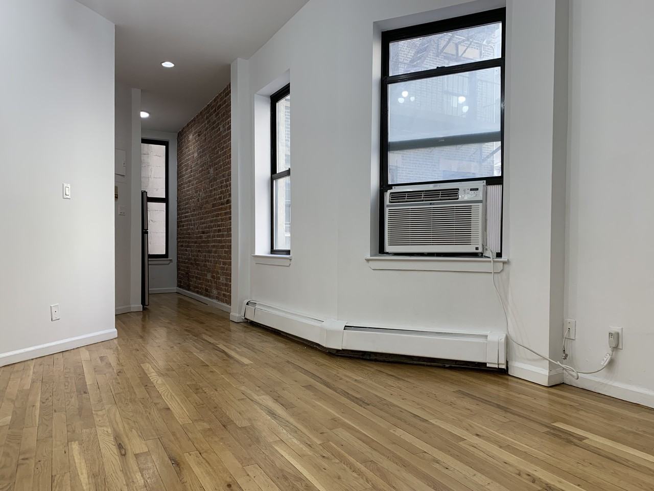 135 W 24th St #3A