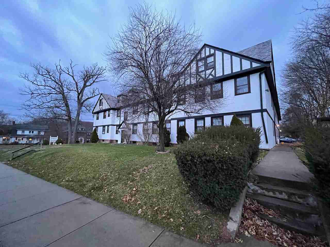 130 Bradley AvenueUnit 206 #206 - Photo 3 of 16