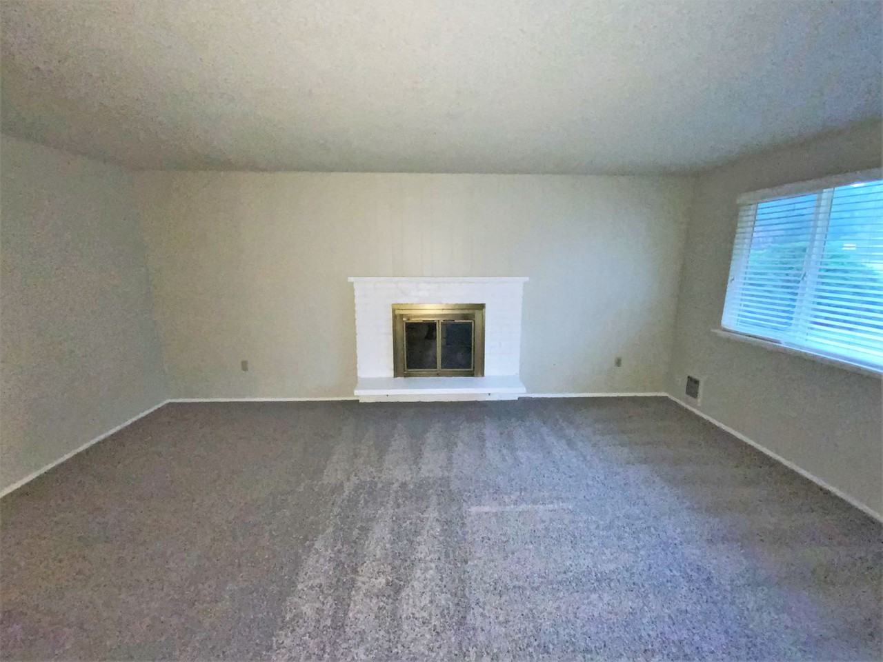 107 Haman Ln W - Photo 2 of 12