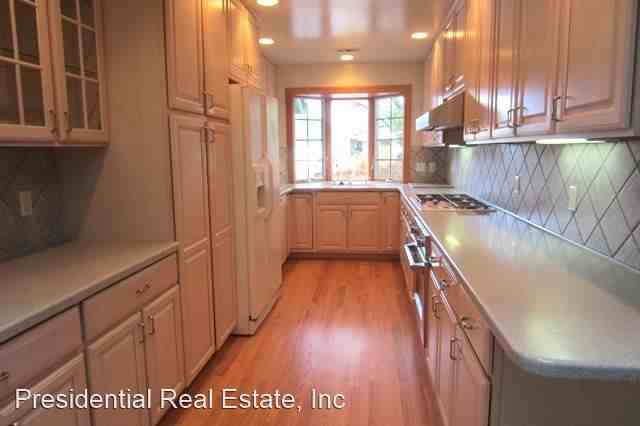 2150 Anthony Dr - Photo 2 of 7