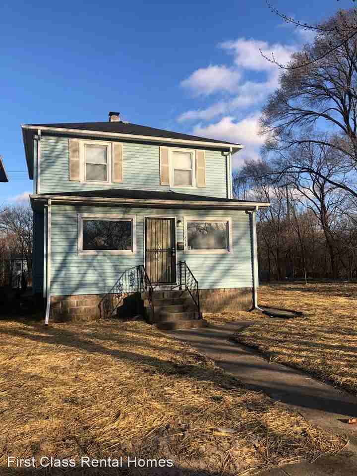 837 Buchanan St - Photo 2 of 8