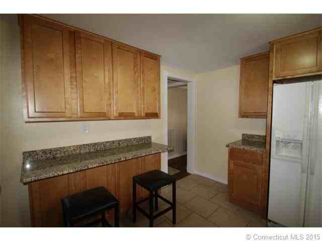 67 Park Ave - Photo 3 of 22