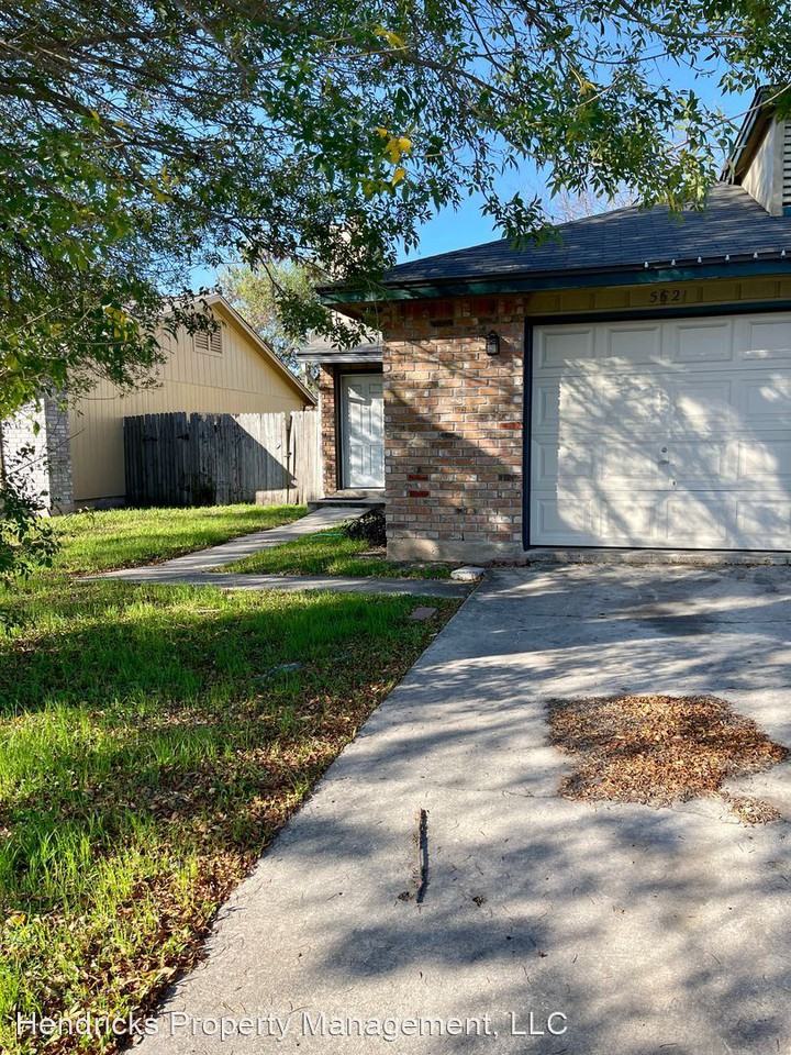 5619-5621 Lochmoor - Photo 2 of 13