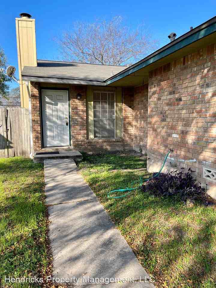 5619-5621 Lochmoor - Photo 3 of 13