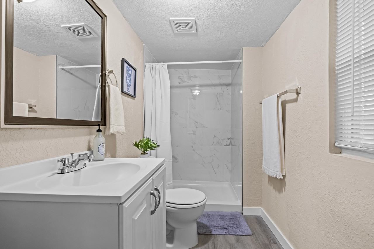 East Osborne Avenue - Photo 2 of 8