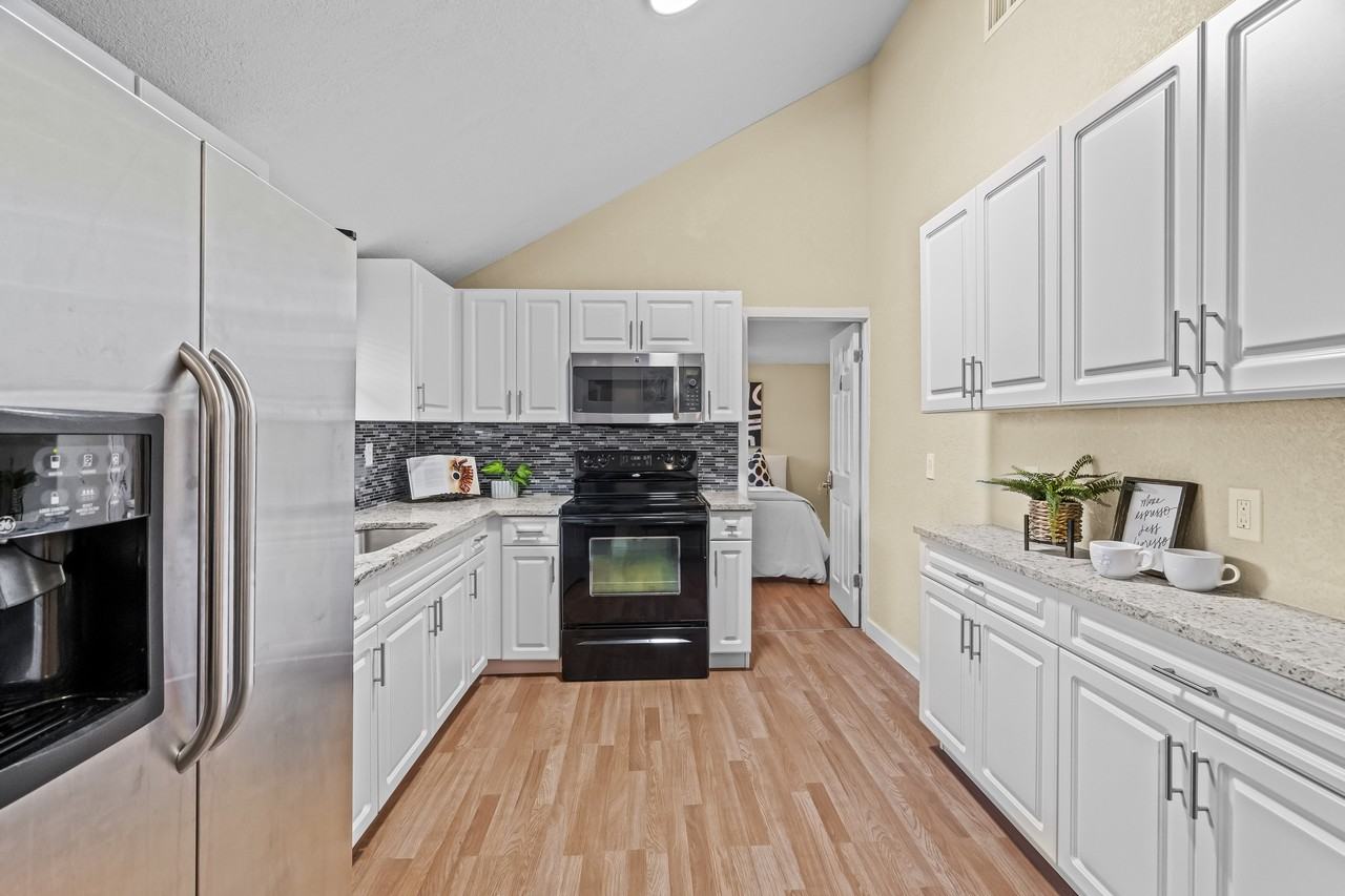 East Osborne Avenue - Photo 3 of 8