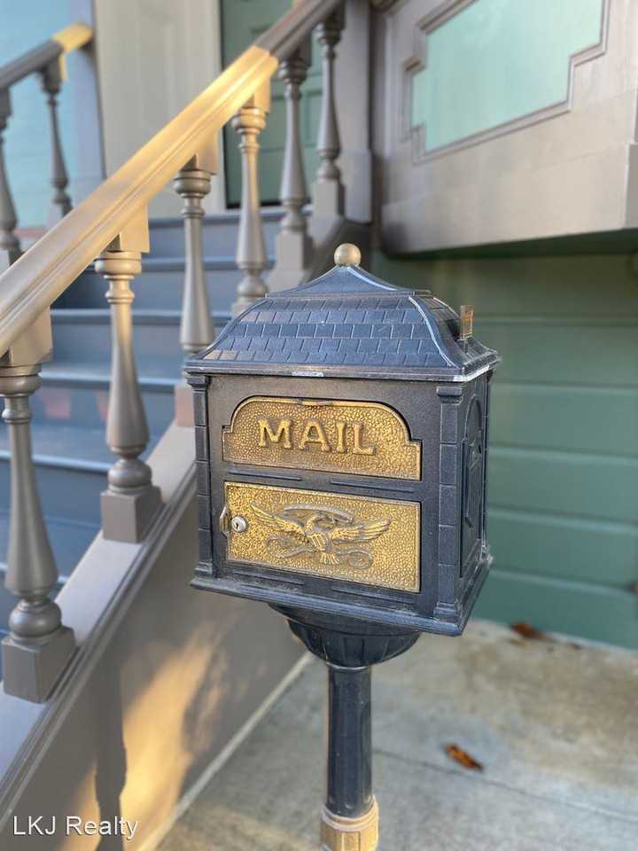 331 Chenery St - Photo 2 of 38