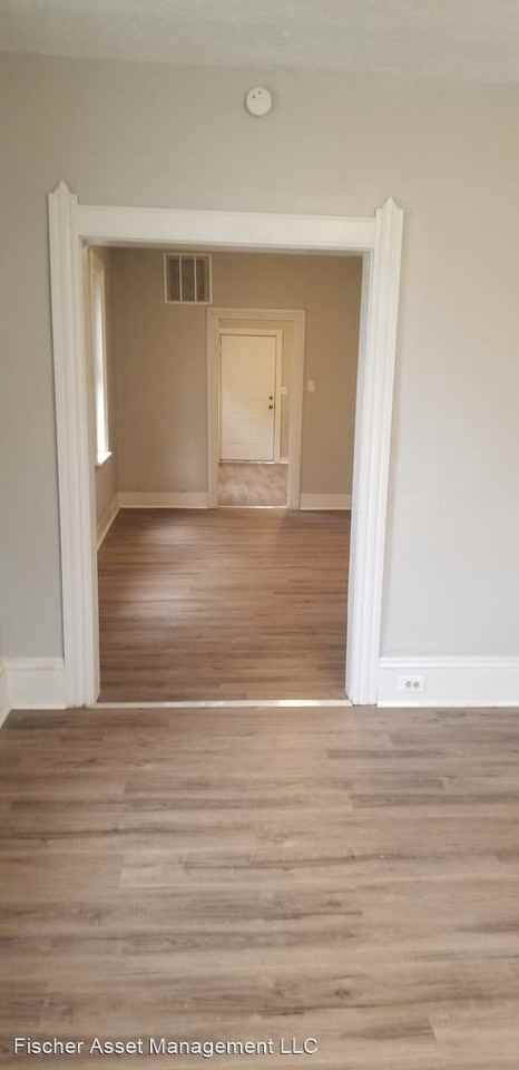 3211 W 41st St - Photo 2 of 16