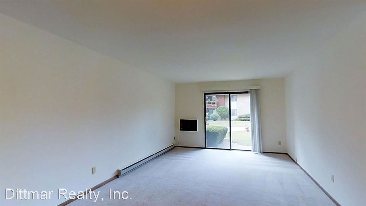 Market Square Apartments - Photo 3 of 7