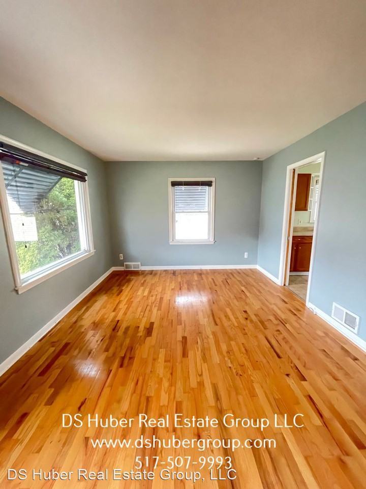 2315 Marguerite Ave - Photo 2 of 14