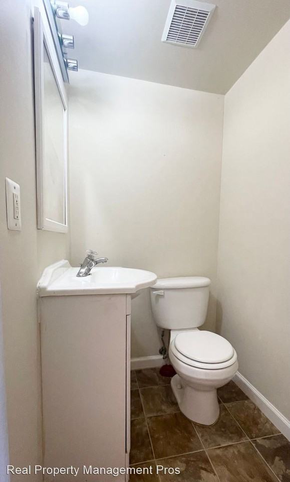 2216 Fort Pickens Ct - Photo 3 of 15